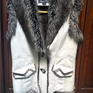 Regent Park White and Gray Fur-Trimmed Puffer Jacket